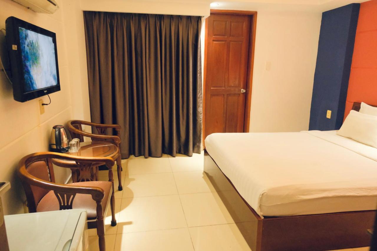 Yaya Sai Gon Hotel Bui Vien Walking Street Cidade de Ho Chi Minh Exterior foto